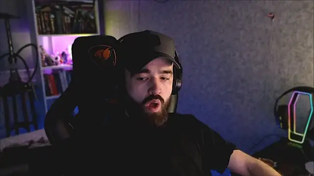 Snapshot of _Mostly_ chatting on March 2026 04:06:02 AM Mostly online show from March 2026 04:06:02 AM