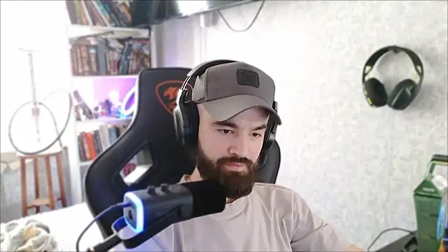 Snapshot of _Mostly_ chatting on March 2026 09:26:01 AM Mostly online show from March 2026 09:26:01 AM