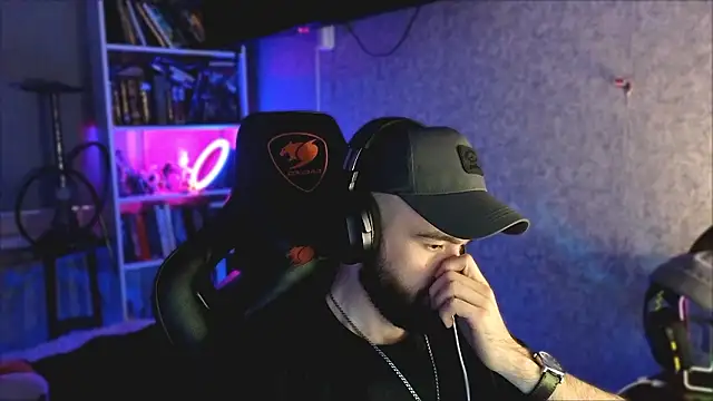 Snapshot of _Mostly_ chatting on March 2026 09:48:01 PM Mostly online show from March 2026 09:48:01 PM