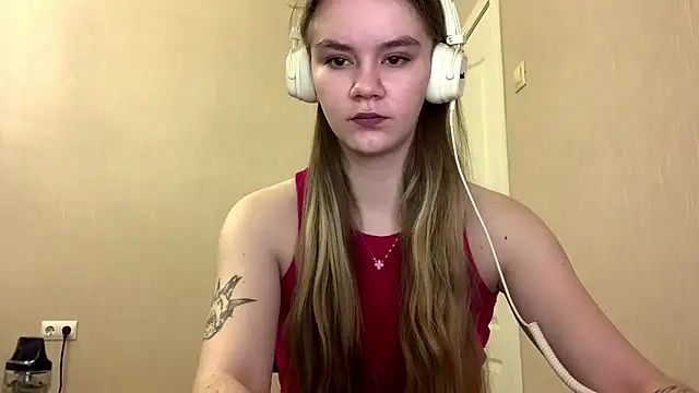 AgnesShy  online show from February 2026 07:40:01 AM