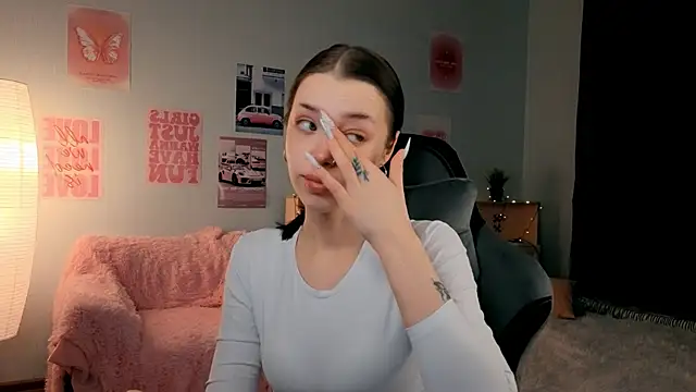 Snapshot of Vexnexe chatting on February 2026 07:14:02 PM Vexnexe online show from February 2026 07:14:02 PM