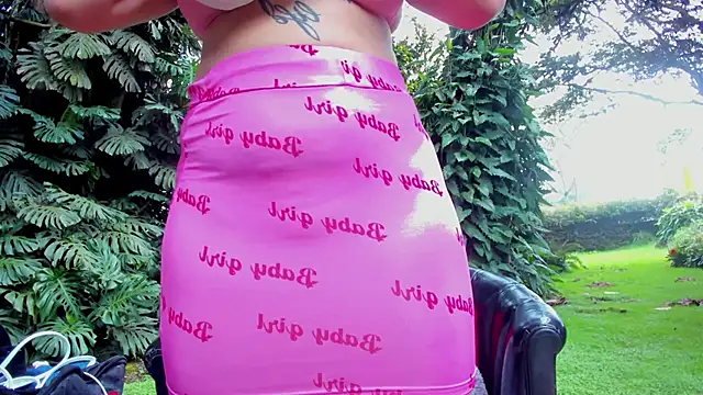 Snapshot of mia_inkk chatting on February 2026 06:39:01 PM mia inkk online show from February 2026 06:39:01 PM