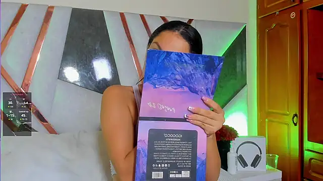 Snapshot of isa_kolins chatting on February 2026 02:35:01 PM isa kolins online show from February 2026 02:35:01 PM