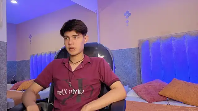 Snapshot of Derek_Sinn chatting on February 2026 07:51:02 PM Derek Sinn online show from February 2026 07:51:02 PM