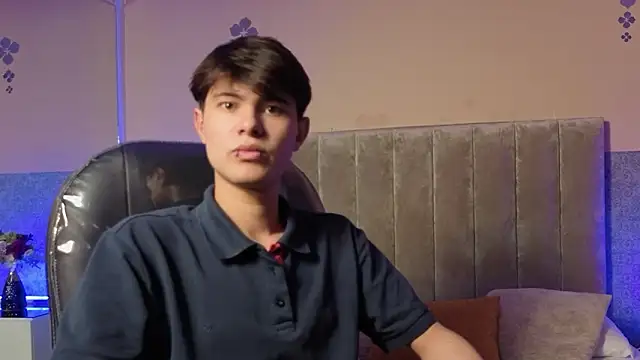 Snapshot of Derek_Sinn chatting on February 2026 07:48:01 PM Derek Sinn online show from February 2026 07:48:01 PM