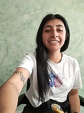 Snapshot of EmmaWilliamss4 chatting on February 2026 02:57:01 PM EmmaWilliamss4 online show from February 2026 02:57:01 PM