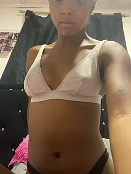 Snapshot of LIA_PARKERR chatting on February 2026 09:11:02 PM LIA PARKERR online show from February 2026 09:11:02 PM