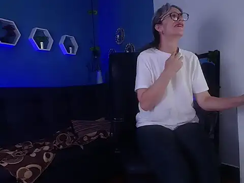 laurasofia45 online show from March 2026 05:08:02 AM