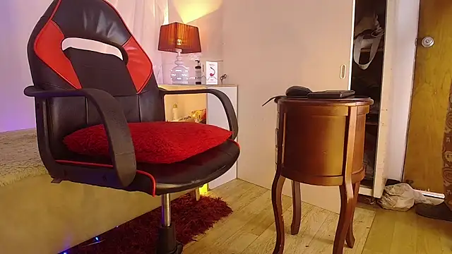 laurasofia45 online show from March 2026 03:01:01 PM