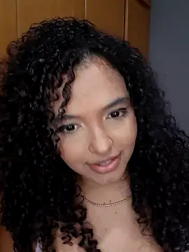 Snapshot of pandinhagamer chatting on February 2026 01:37:01 AM pandinhagamer online show from February 2026 01:37:01 AM