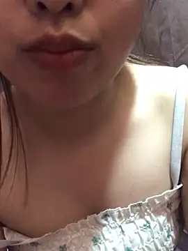 Snapshot of honeyyy110 chatting on March 2026 05:19:01 AM honeyyy110 online show from March 2026 05:19:01 AM