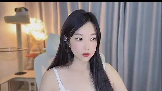 Snapshot of Yumi_yuni chatting on May 2026 01:16:02 PM Yumi yuni online show from May 2026 01:16:02 PM