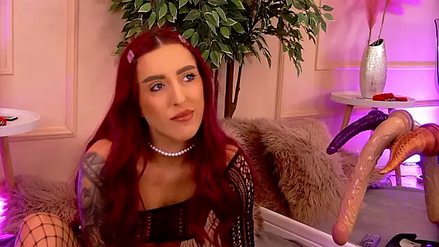 CrystalRedd online show from March 2026 07:12:01 AM