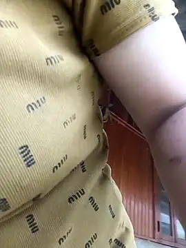 hot-luna- online show from April 2026 07:45:01 AM