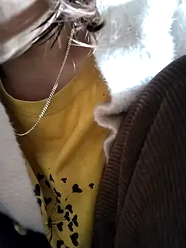 Snapshot of Bella-222 chatting on March 2026 04:17:02 AM Bella-222 online show from March 2026 04:17:02 AM