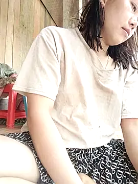 Snapshot of Bella-222 chatting on April 2026 05:08:02 AM Bella-222 online show from April 2026 05:08:02 AM