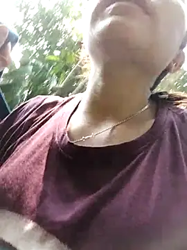 Snapshot of Bella-222 chatting on April 2026 05:07:02 AM Bella-222 online show from April 2026 05:07:02 AM