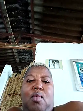 Snapshot of treasure_hunny chatting on February 2026 06:02:01 AM treasure hunny online show from February 2026 06:02:01 AM