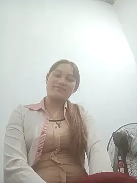 Snapshot of Momo-biki chatting on February 2026 01:28:01 PM Momo-biki online show from February 2026 01:28:01 PM