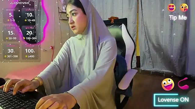 Snapshot of SamiraAwada chatting on February 2026 06:42:01 PM SamiraAwada online show from February 2026 06:42:01 PM