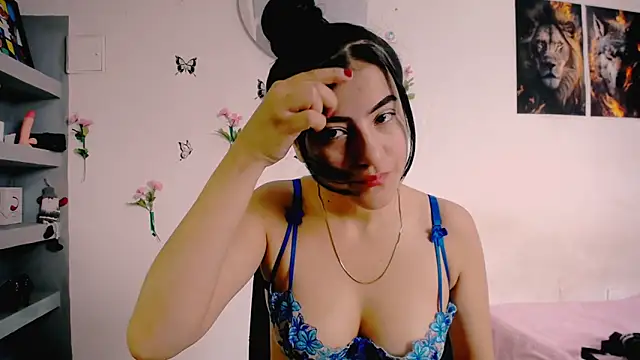 charlotte petit  online show from February 2026 04:13:01 PM