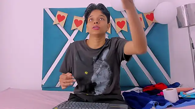 natasha and zoe online show from February 2026 05:55:01 PM