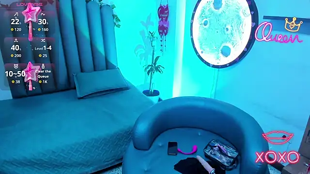 Miaa-Foxx online show from March 2026 07:36:02 PM