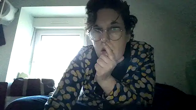 OIseauNoir88 online show from February 2026 04:13:02 PM