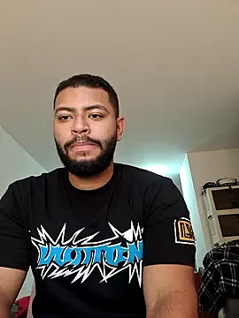 Snapshot of KLEYTON33 chatting on February 2026 09:53:02 PM KLEYTON33 online show from February 2026 09:53:02 PM