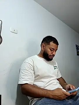 Snapshot of KLEYTON33 chatting on March 2026 03:01:02 AM KLEYTON33 online show from March 2026 03:01:02 AM