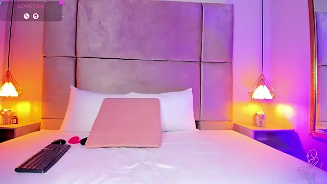 Zafiro11  online show from February 2026 12:06:01 PM