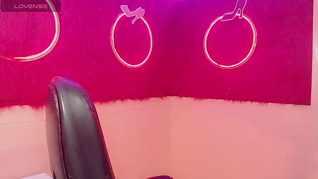 Snapshot of isabella_vogue chatting on February 2026 11:36:02 AM isabella vogue online show from February 2026 11:36:02 AM