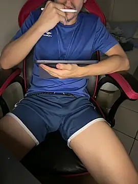 hungtwinkBR online show from March 2026 11:31:02 PM