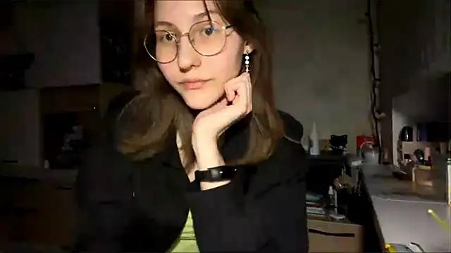 Snapshot of Miaaa_Moon chatting on February 2026 04:26:01 PM Miaaa Moon online show from February 2026 04:26:01 PM