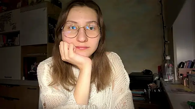 Snapshot of Miaaa_Moon chatting on February 2026 04:14:01 PM Miaaa Moon online show from February 2026 04:14:01 PM