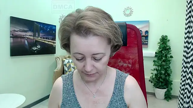 MONA W online show from April 2026 11:40:02 AM