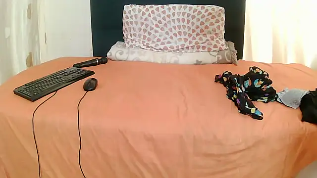 Snapshot of Exotic_FreakyQueen chatting on February 2026 02:35:01 PM Exotic FreakyQueen online show from February 2026 02:35:01 PM