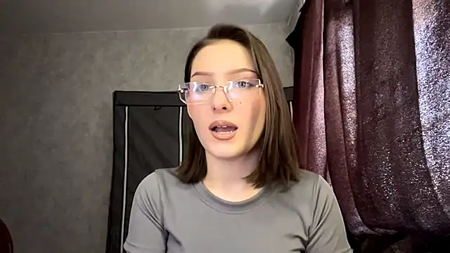 FoxieFlare online show from March 2026 05:11:02 AM