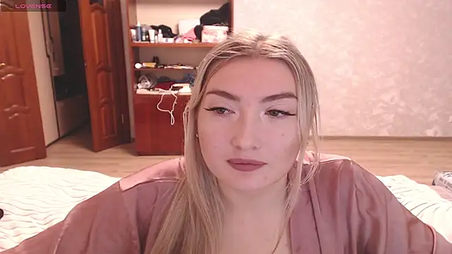 Snapshot of MiraRoy chatting on February 2026 03:38:01 PM MiraRoy online show from February 2026 03:38:01 PM