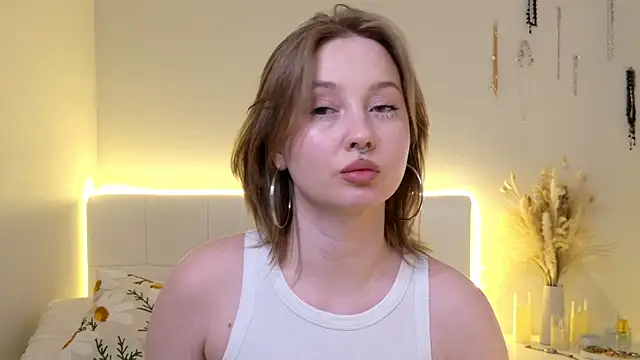 CandiceKingzzz online show from February 2026 03:50:02 PM