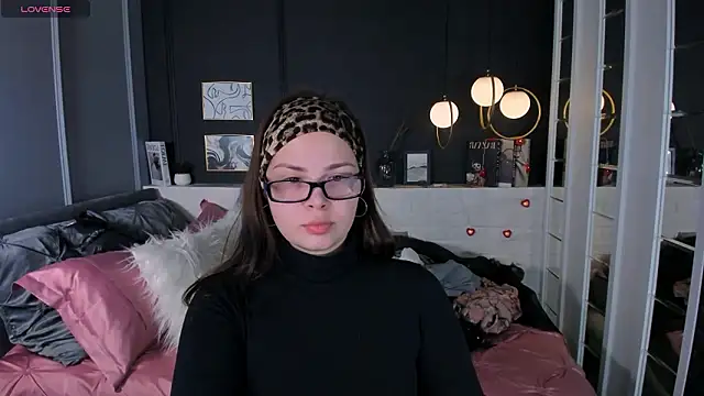 Maykinkya online show from February 2026 01:54:02 PM