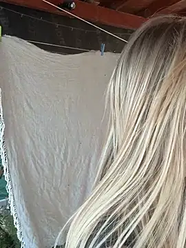 Snapshot of Ellie-rosee chatting on February 2026 03:11:02 PM Ellie-rosee online show from February 2026 03:11:02 PM