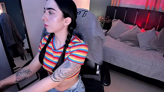 Snapshot of Luna_tagliaferri chatting on July 2026 08:14:01 PM Luna tagliaferri online show from July 2026 08:14:01 PM