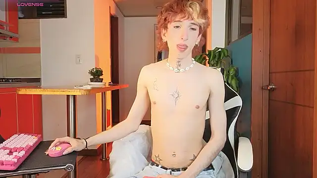 golden twink  online show from February 2026 10:25:01 AM