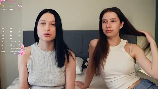 Snapshot of ZofiaSoshnik chatting on February 2026 07:07:02 AM ZofiaSoshnik online show from February 2026 07:07:02 AM