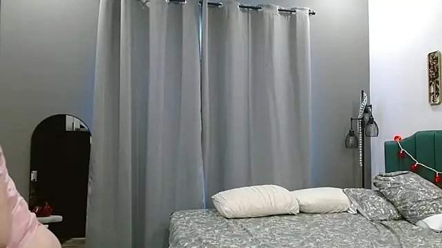 HazelSkyesChat online show from February 2026 08:27:02 PM