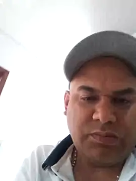 Snapshot of wessAndSandri chatting on February 2026 07:54:02 PM wessAndSandri online show from February 2026 07:54:02 PM