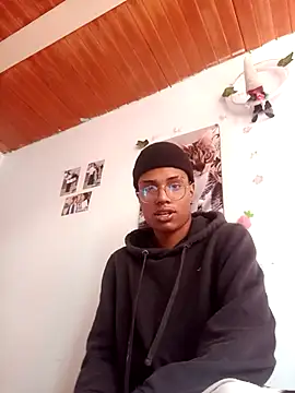 Snapshot of suckdream chatting on March 2026 07:39:02 PM suckdream online show from March 2026 07:39:02 PM