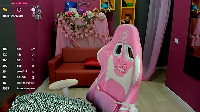 MiraBoom online show from April 2026 06:15:01 PM