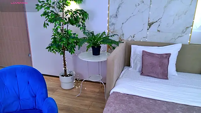 Snapshot of LeyaAtwood chatting on February 2026 05:25:02 AM LeyaAtwood online show from February 2026 05:25:02 AM